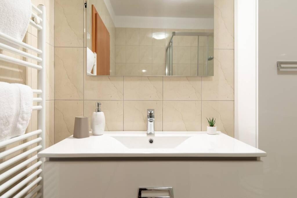 Apartments Doris, Krk Đảo Krk Ngoại thất bức ảnh