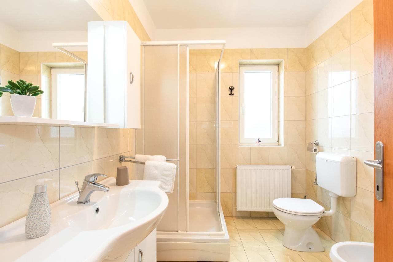 Apartments Doris, Krk Đảo Krk Ngoại thất bức ảnh