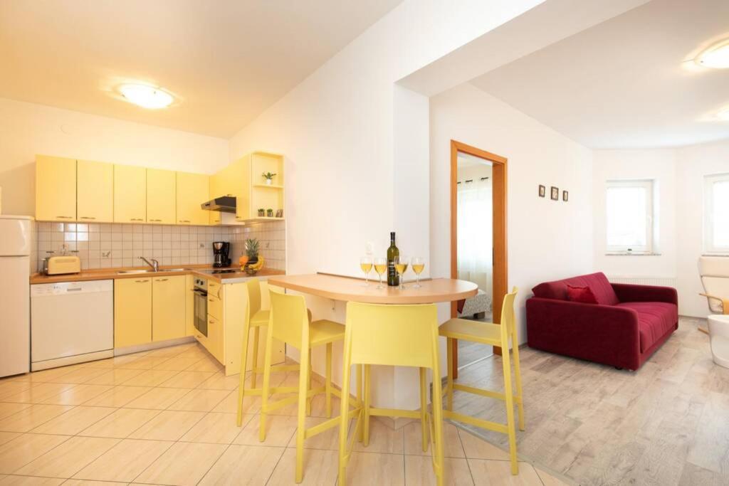 Apartments Doris, Krk Đảo Krk Ngoại thất bức ảnh