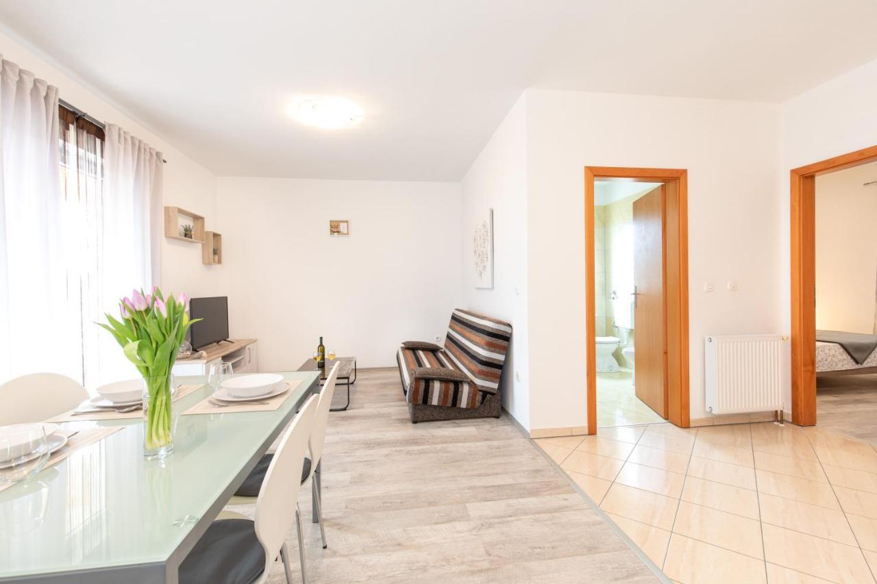 Apartments Doris, Krk Đảo Krk Ngoại thất bức ảnh