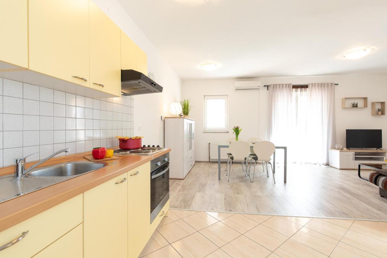 Apartments Doris, Krk Đảo Krk Ngoại thất bức ảnh