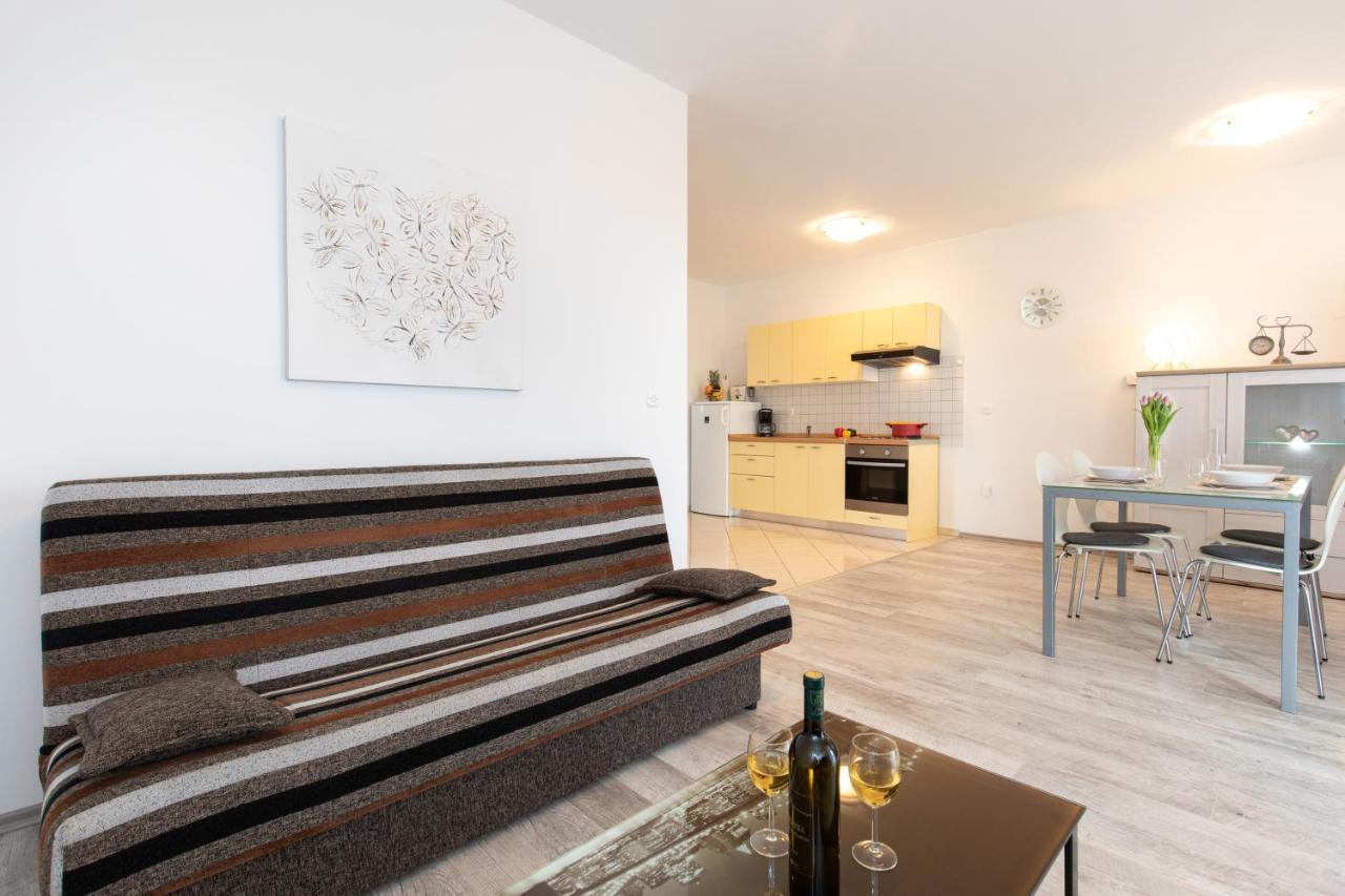 Apartments Doris, Krk Đảo Krk Ngoại thất bức ảnh