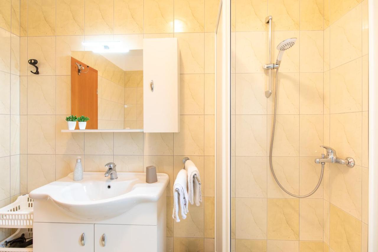 Apartments Doris, Krk Đảo Krk Ngoại thất bức ảnh